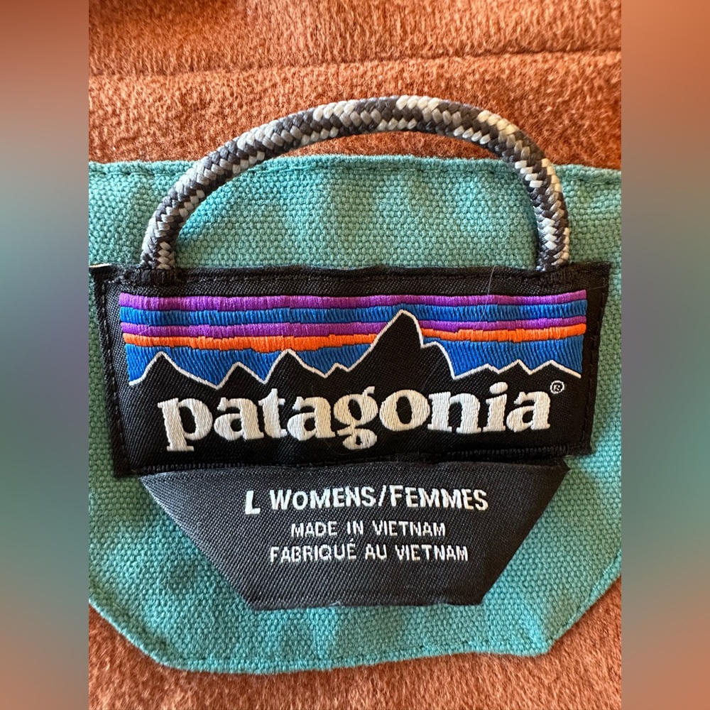 Patagonia Bivy Hooded Down Vest in Mogul Blue size L mushroom print interior - Picture 9 of 10